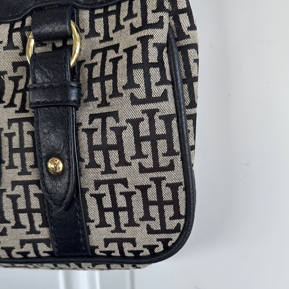 Tommy Hilfiger Black and Cream Shoulder Bag with Elegant Pattern - Picture 5 of 12